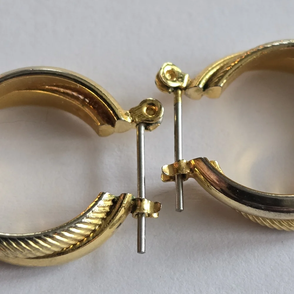 Vintage hoop earrings gold tone criss cross design crisscross hoops classic